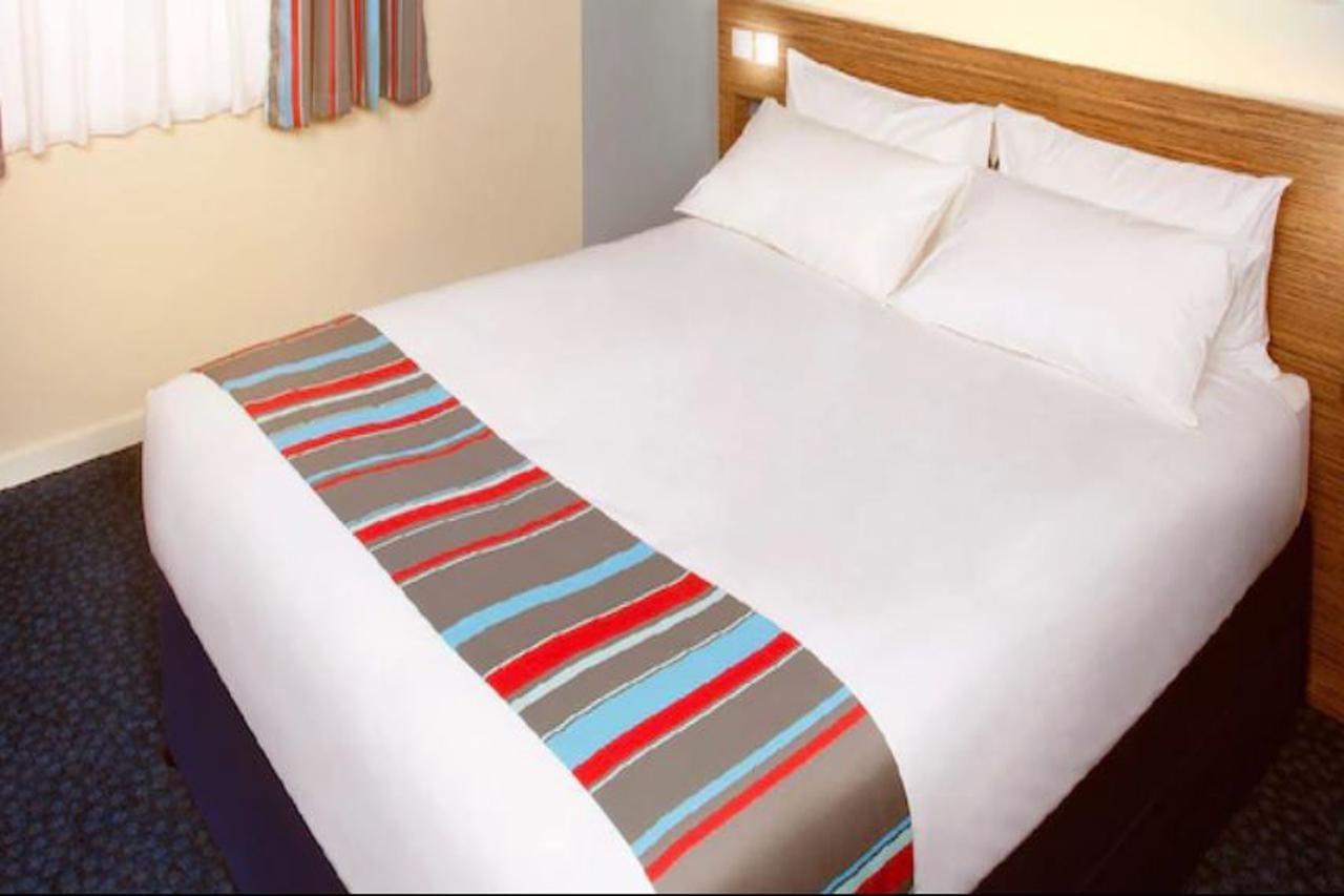 Travelodge Bracknell Exteriör bild