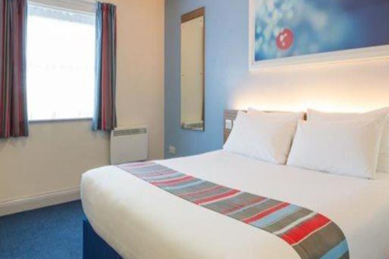 Travelodge Bracknell Exteriör bild