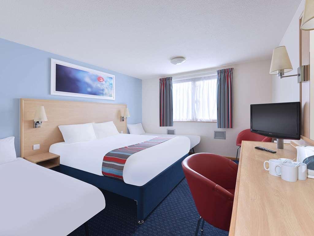 Travelodge Bracknell Rum bild